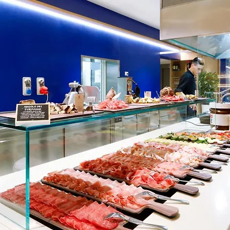 维拉格奥图里斯蒂科国际酒店 5* 比比翁