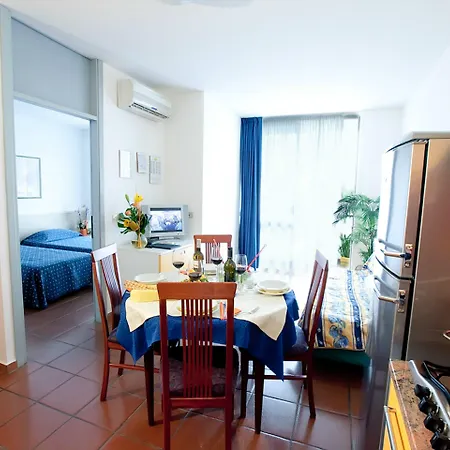 אתר נופש Villaggio Turistico Internazionale ביביונה