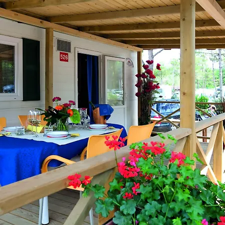 Villaggio Turistico Internazionale 5* ביביונה