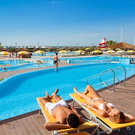 Villaggio Turistico Internazionale 5* ביביונה