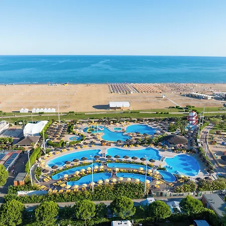 Villaggio Turistico Internazionale 5* ביביונה